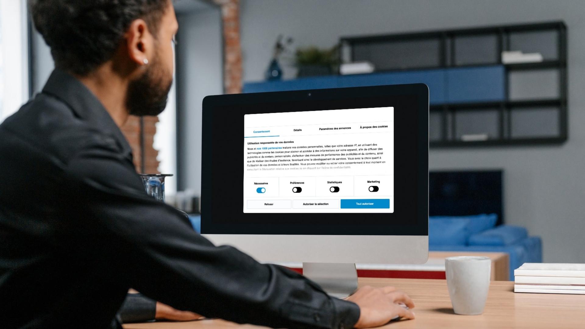 Bandeau de consentement aux cookies affiché sur un écran, illustrant le tracking imposé par les plateformes tierces