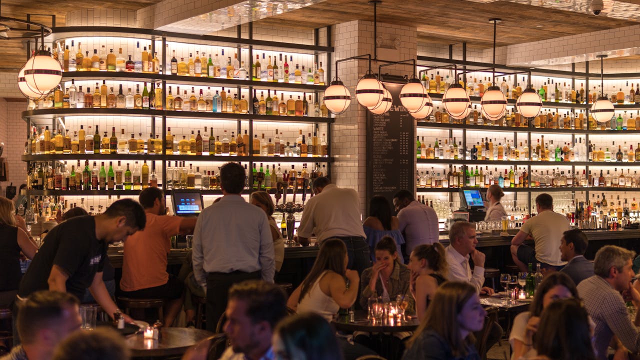 Devanture de boutique décorée pour le printemps